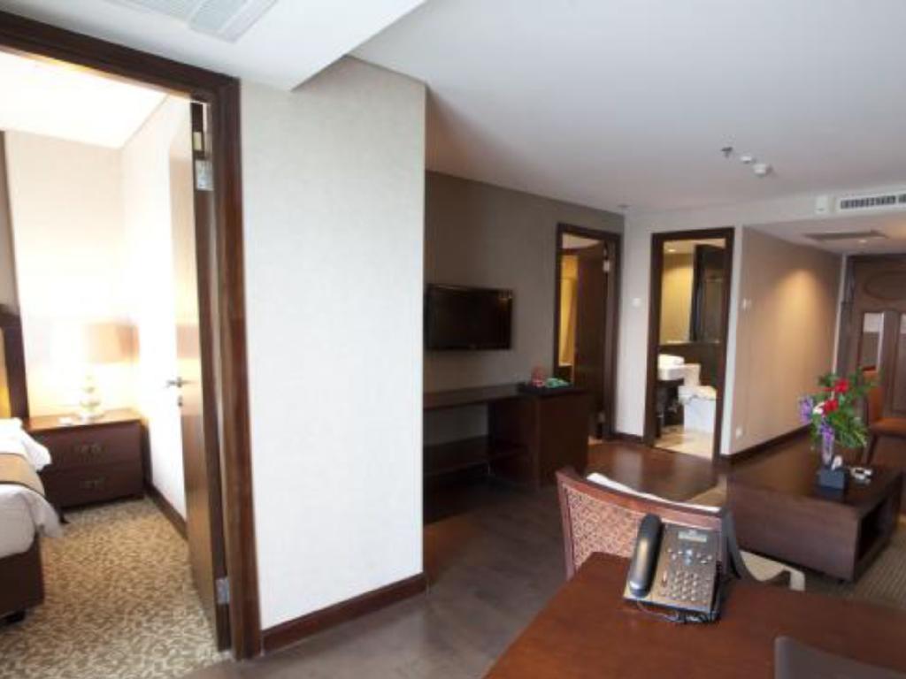 The Valley Resort Hotel Cimenyan Экстерьер фото