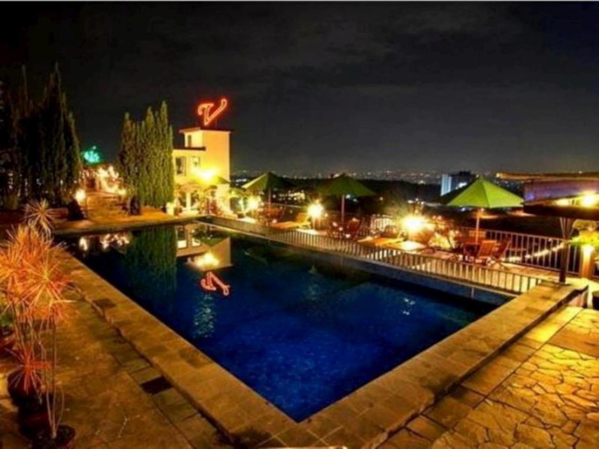 The Valley Resort Hotel Cimenyan Экстерьер фото